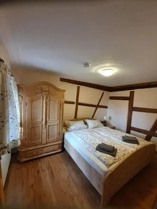 Üç Kişilik Oda, Banyolu/Duşlu (Zimmer Nr. 3&5)