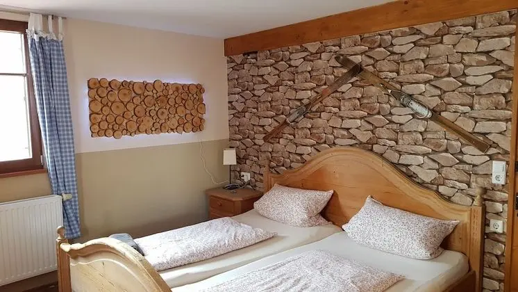 Üç Kişilik Oda, Banyolu/Duşlu (Zimmer Nr. 3&5)