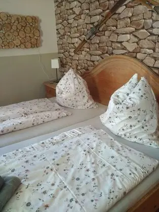 Üç Kişilik Oda, Banyolu/Duşlu (Zimmer Nr. 3&5)