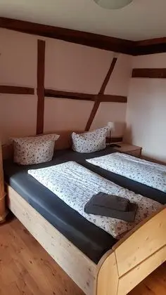 Üç Kişilik Oda, Banyolu/Duşlu (Zimmer Nr. 3&5)