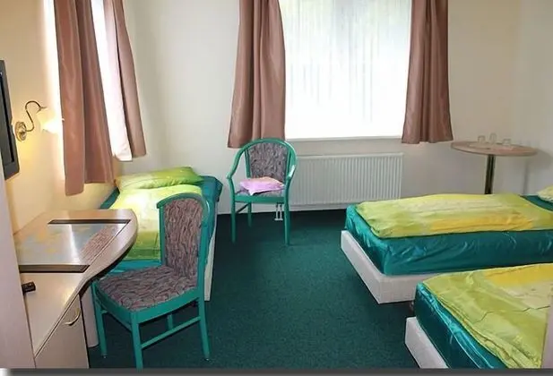 Basic Üç Kişilik Oda