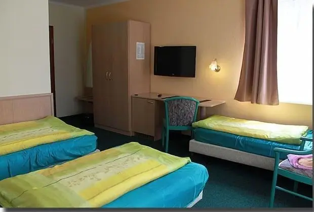 Basic Üç Kişilik Oda