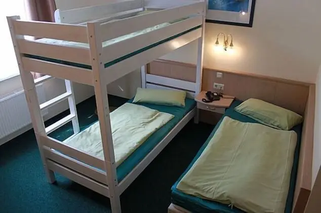 Basic Üç Kişilik Oda