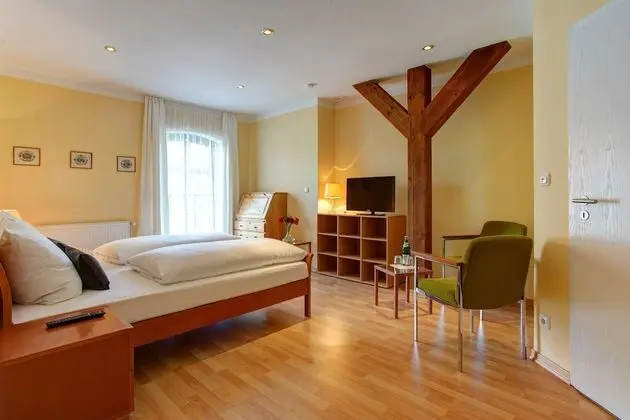 Standard Tek Büyük Yataklı Oda