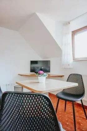 Basic Üç Kişilik Oda