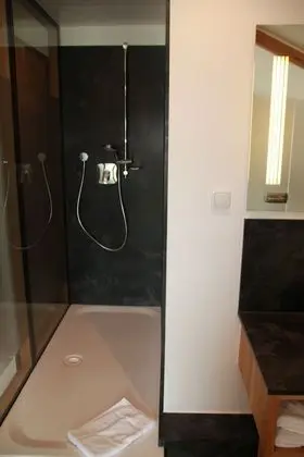 Tek Büyük Yataklı Oda, Balkon