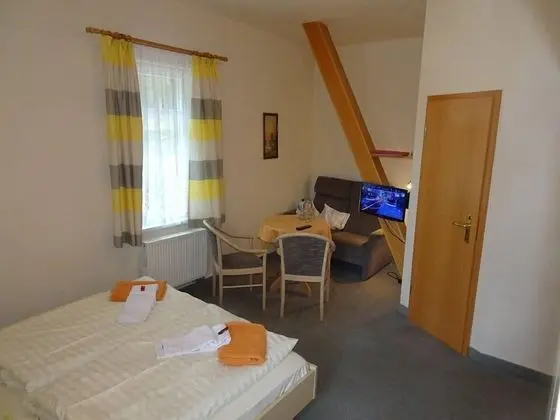 Tek Büyük Yataklı Oda