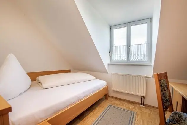 Economy Büyük Yataklı Tek Kişilik Oda