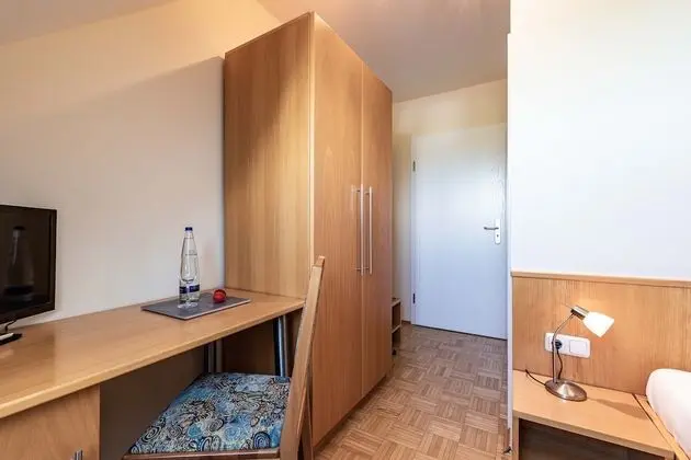 Economy Büyük Yataklı Tek Kişilik Oda