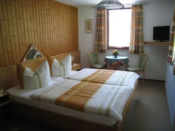 Basic Tek Büyük Yataklı Oda