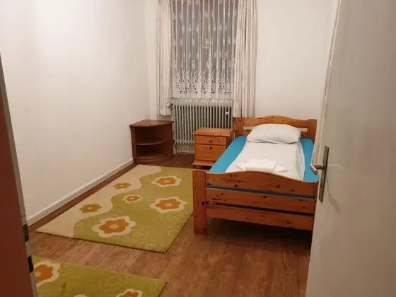 Ortak Ranzalı Oda, Sadece erkekler için, Ortak Banyo