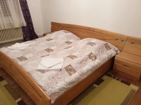 Tek Büyük Yataklı Oda, Ortak Banyo