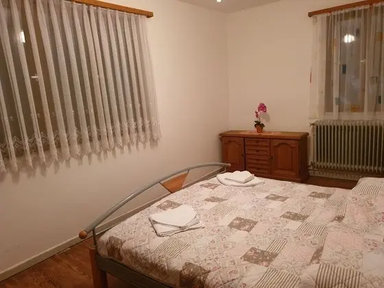 Tek Büyük Yataklı Oda, Ortak Banyo