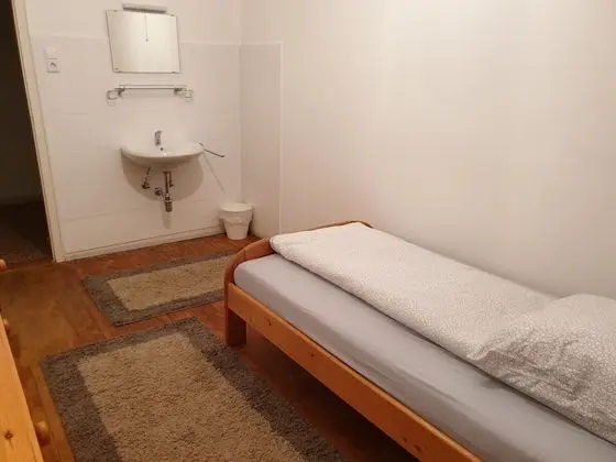 Tek Kişilik Oda, Ortak Banyo