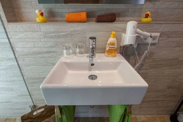 Standard Tek Büyük Yataklı Oda