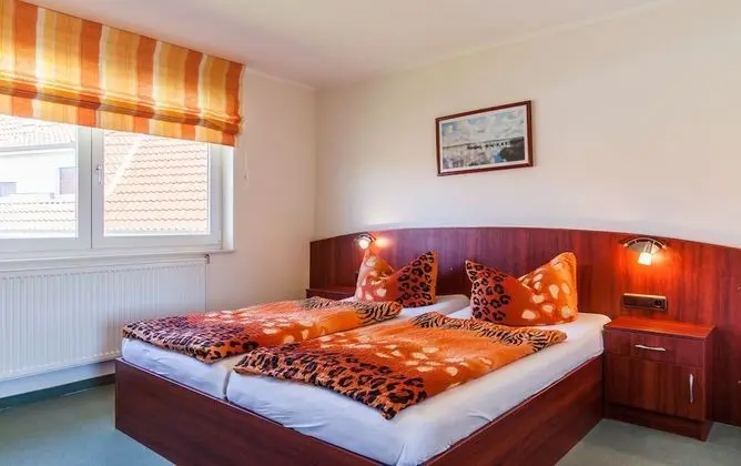 Basic Tek Büyük Yataklı Oda (First Floor, Nebenhaus)