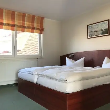 Basic Tek Büyük Yataklı Oda (First Floor, Nebenhaus)