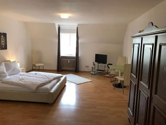 Tek Büyük Yataklı Oda