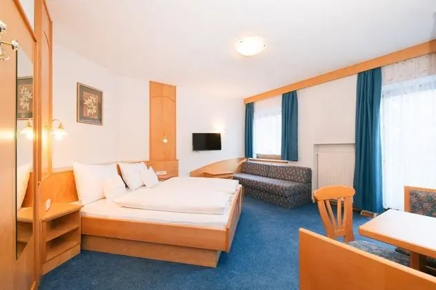 Tek Büyük Yataklı Oda, Ek Bina