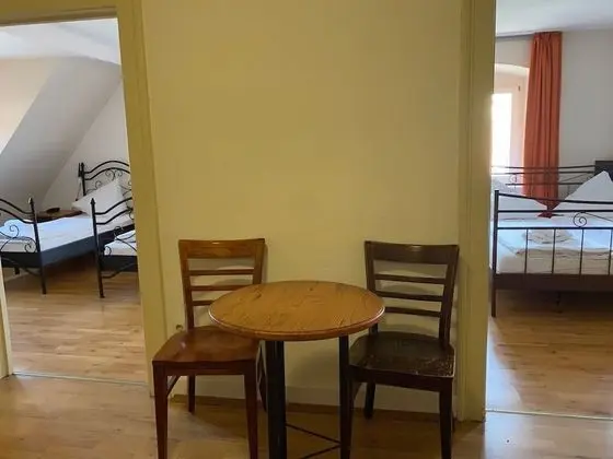 Basic Üç Kişilik Oda, Ortak Banyo