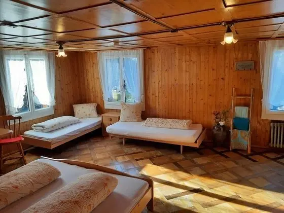 Basic Dört Kişilik Oda, Ortak Banyo, Dağ Manzaralı