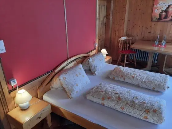 Basic Dört Kişilik Oda, Ortak Banyo, Dağ Manzaralı