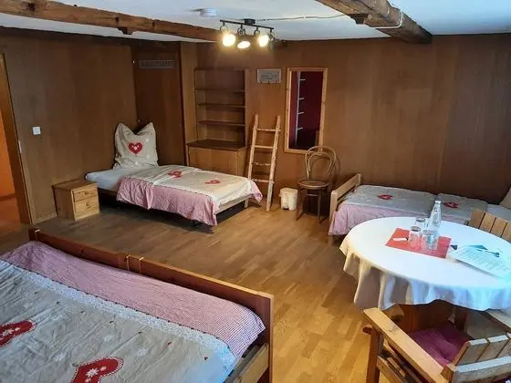 Basic Dört Kişilik Oda, Ortak Banyo, Dağ Manzaralı