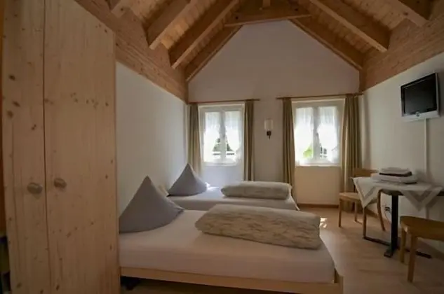 Tek Büyük Yataklı Oda, Ortak Banyo