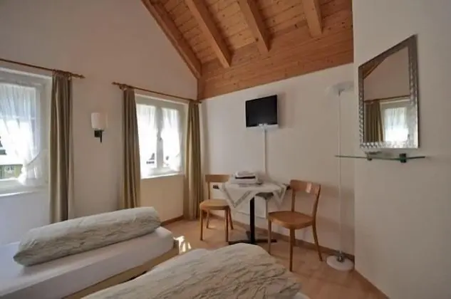 Tek Büyük Yataklı Oda, Ortak Banyo