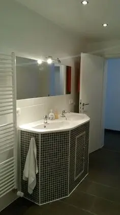 Dört Kişilik Oda, Ortak Banyo