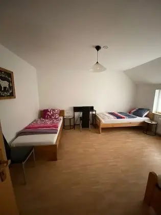 Üç Kişilik Oda