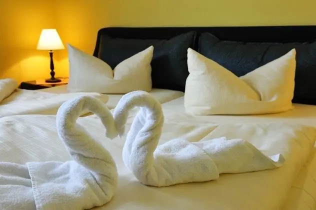 Basic Tek Büyük Yataklı Oda