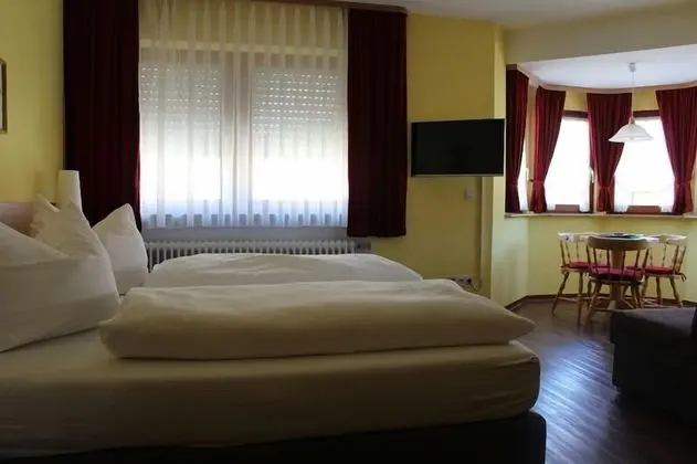 Tek Büyük Yataklı Oda, Küvet (1st floor)