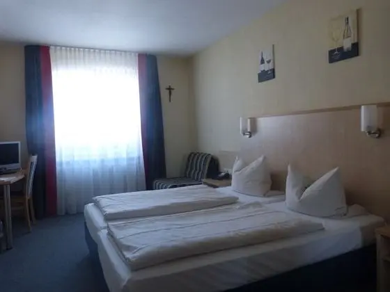 Tek Büyük veya İki Ayrı Yataklı Oda, Özel Banyo