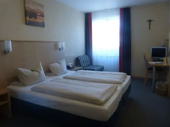 Tek Büyük veya İki Ayrı Yataklı Oda, Özel Banyo