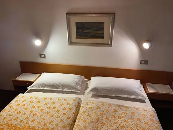 Classic Tek Büyük Yataklı Oda