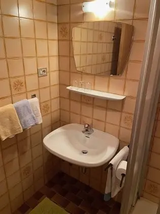 Classic Tek Büyük Yataklı Oda