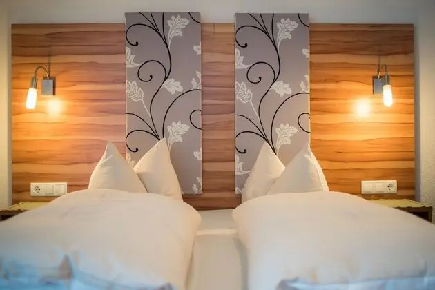 Tek Büyük Yataklı Oda, Balkon, Dağ Manzaralı