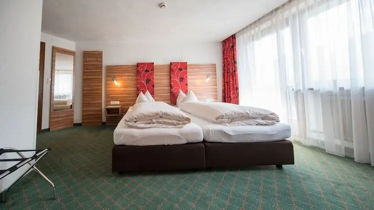 Tek Büyük Yataklı Oda, Balkon, Dağ Manzaralı