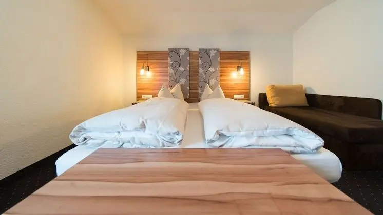 Tek Büyük Yataklı Oda, Balkon, Dağ Manzaralı