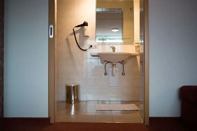 Tek Büyük Yataklı Oda, Balkon, Dağ Manzaralı