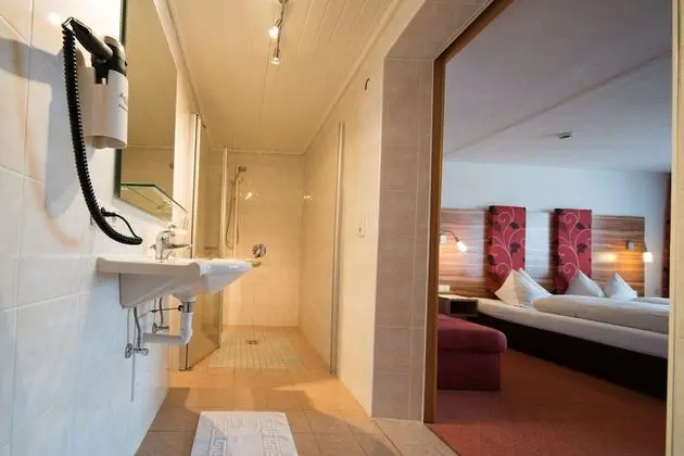 Tek Büyük Yataklı Oda, Balkon, Dağ Manzaralı