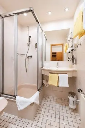 Tek Büyük Yataklı Oda, Özel Banyo, Nehir Manzaralı