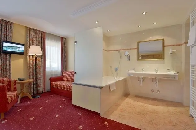 Deluxe Üç Kişilik Oda