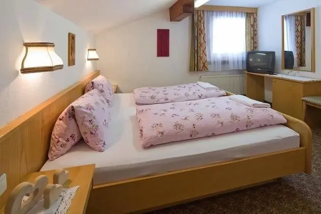 Economy Tek Büyük Yataklı Oda, Ortak Banyo