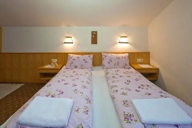 Economy Tek Büyük Yataklı Oda, Ortak Banyo