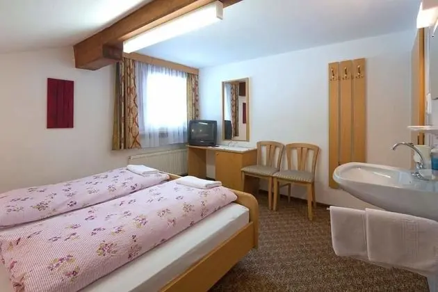 Economy Tek Büyük Yataklı Oda, Ortak Banyo