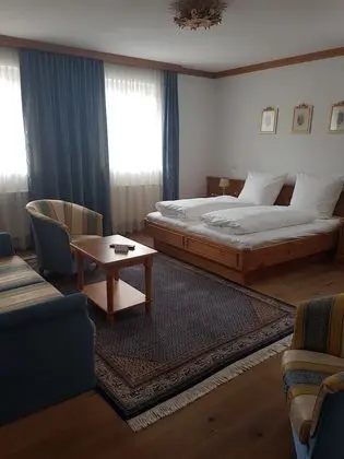 Family Tek Büyük Yataklı Oda