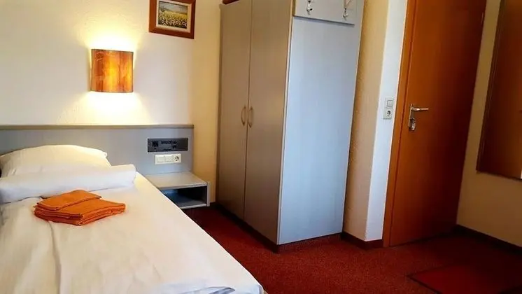 Economy Tek Büyük veya İki Ayrı Yataklı Oda, Ortak Banyo