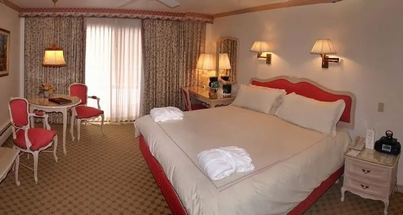 Deluxe Oda, 1 En Büyük (King) Boy Yatak
